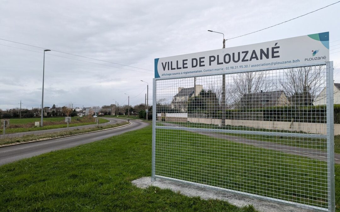 Des grilles d’affichage sur la commune